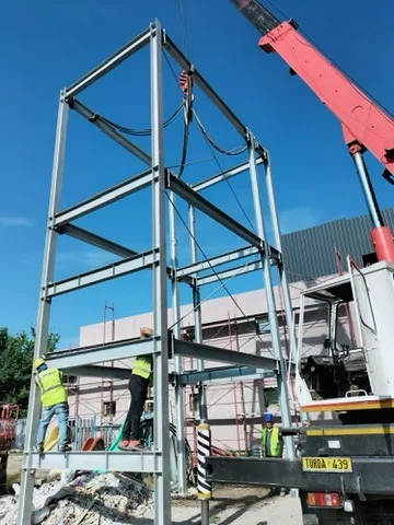ETAJARE GRĂDINIȚĂ TURDA - montaj structura verticala