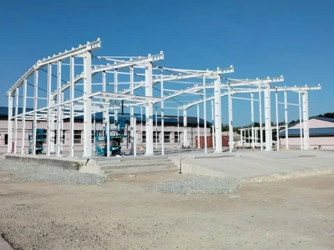 HALE DELTA INTERNATIONAL CONSTANȚA - cadre metalice in montaj