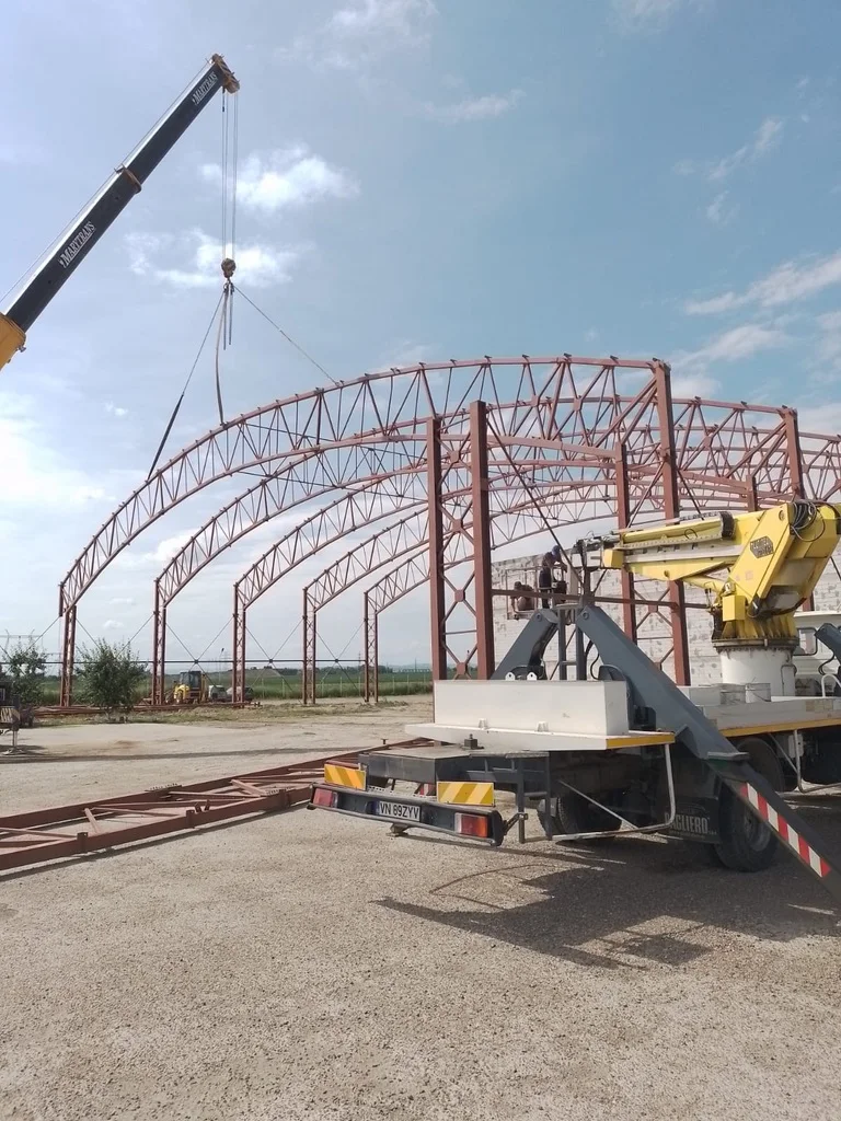 HALĂ MOLDOVA FARMING - Tisita montaj arce metalice cu macara