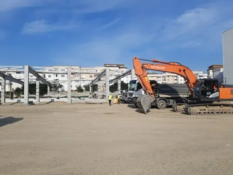 LIDL BACĂU - santier cu utilaj si structura