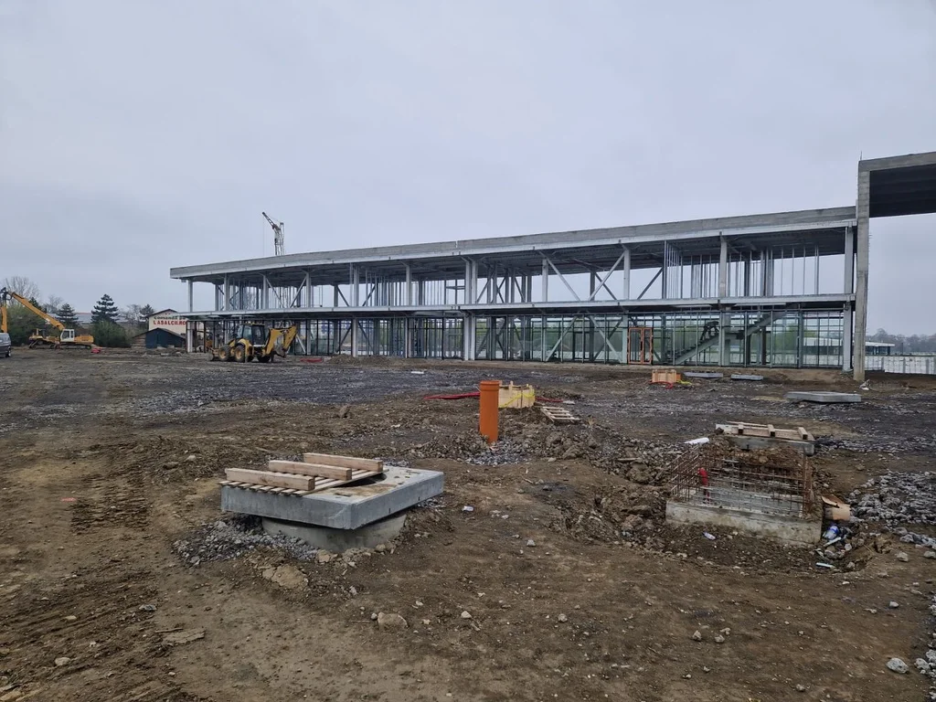 PORT GIURGIU - fatada laterala a structurii
