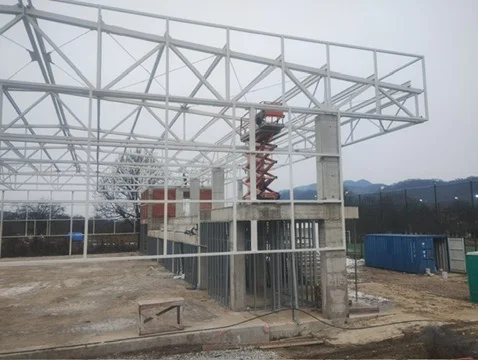 SALĂ SPORT 102 LOCURI COMUNA BÂRSANA - montaj cu platforma ridicatoare