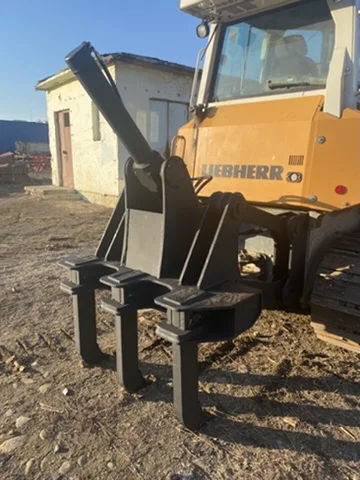 Atasament negru pentru utilaj greu
