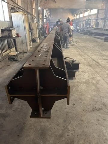 UZINARE STÂLPI PARTENER - stalp metalic in atelier